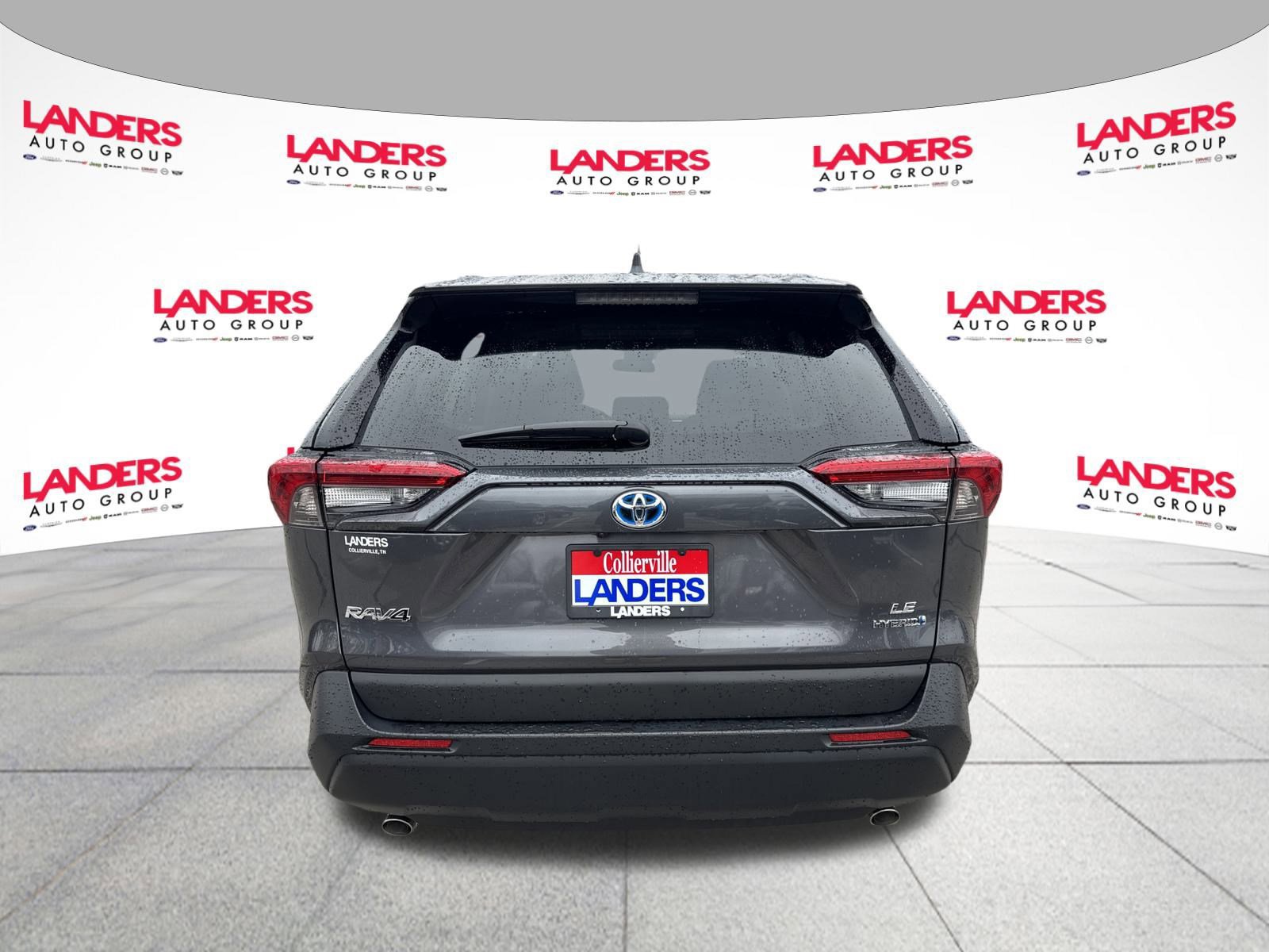 Used 2024 Toyota RAV4 LE image 4