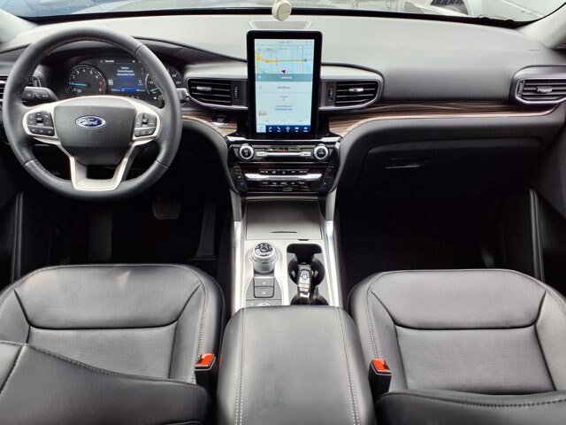 Certified 2023 Ford Explorer Limited w/ Limited Technology Package AWD/4WD image 17