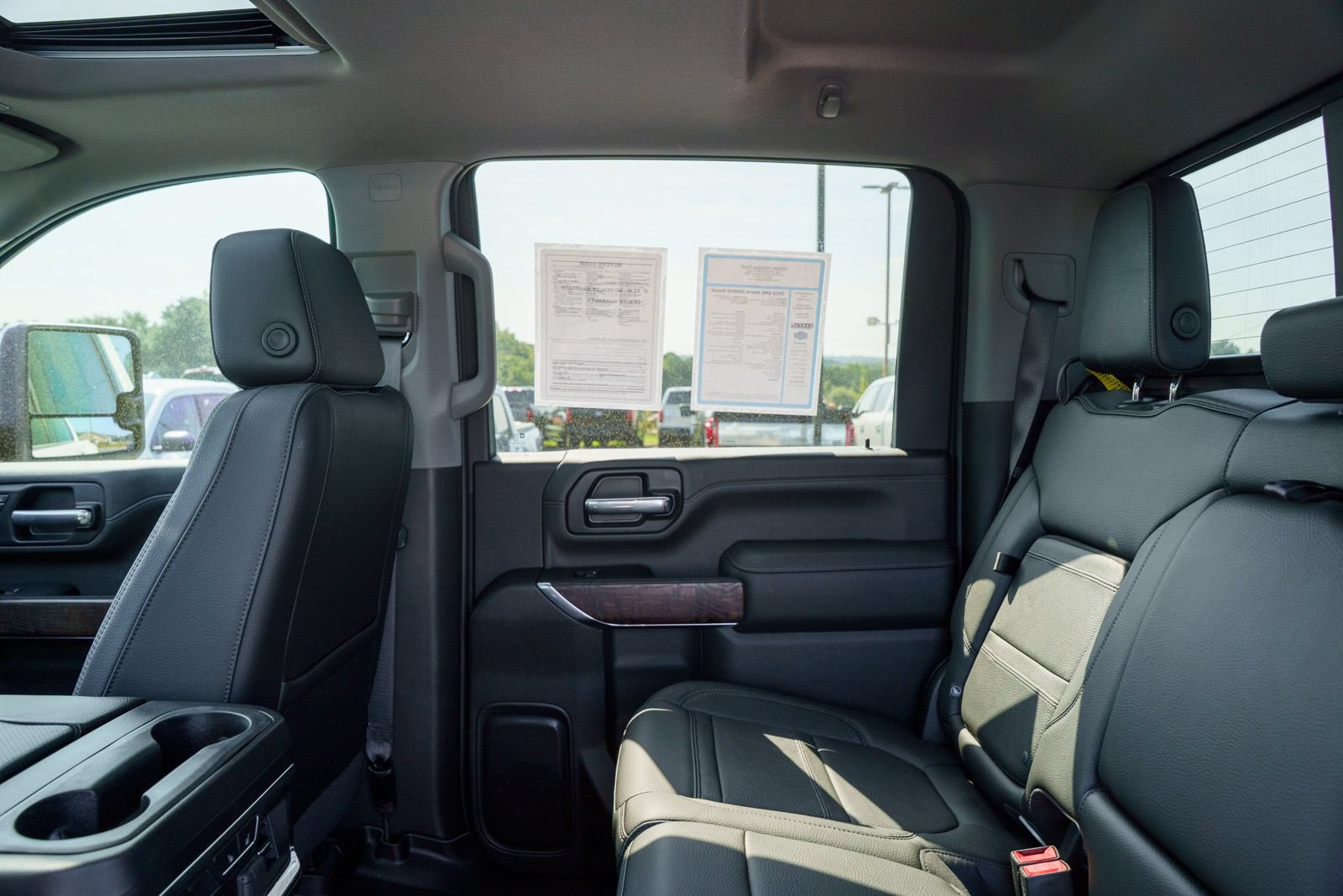 Used 2023 GMC Sierra 3500 Denali w/ Denali Ultimate Package AWD/4WD image 16