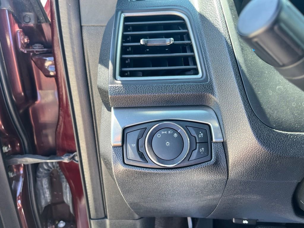 Certified 2018 Ford Explorer XLT FWD image 18