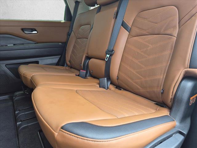 Used 2025 Nissan Pathfinder Platinum w/ Cargo Package FWD image 15
