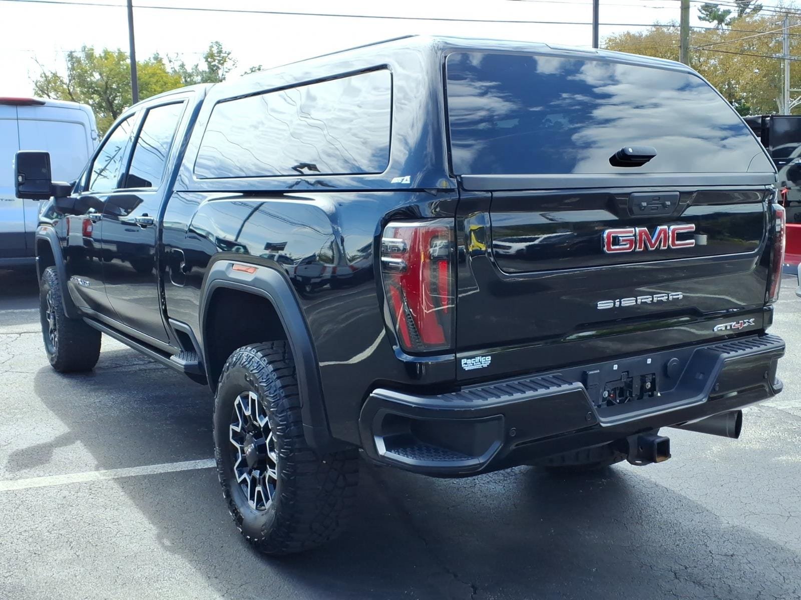 Used 2024 GMC Sierra 2500 AT4X AWD/4WD image 5