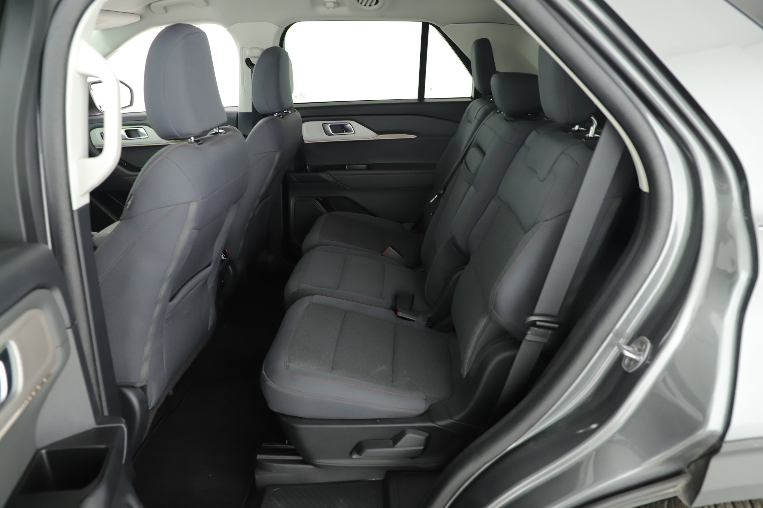 Certified 2025 Ford Explorer Active image 14