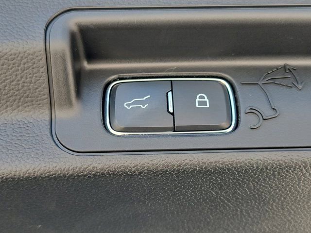 Certified 2024 Ford Explorer XLT w/ Equipment Group 202A AWD/4WD image 11