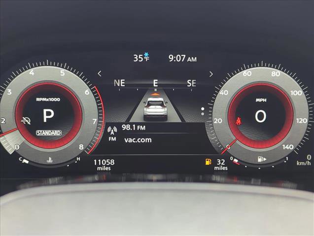 Used 2025 Nissan Rogue SL image 12