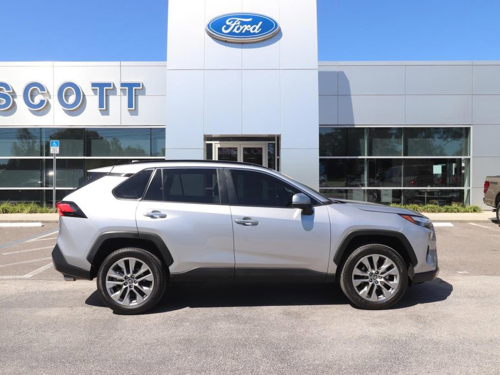 Used 2024 Toyota RAV4 Limited image 6