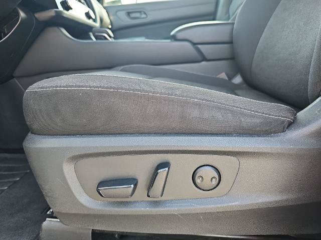 Used 2025 Nissan Pathfinder SV AWD/4WD image 27