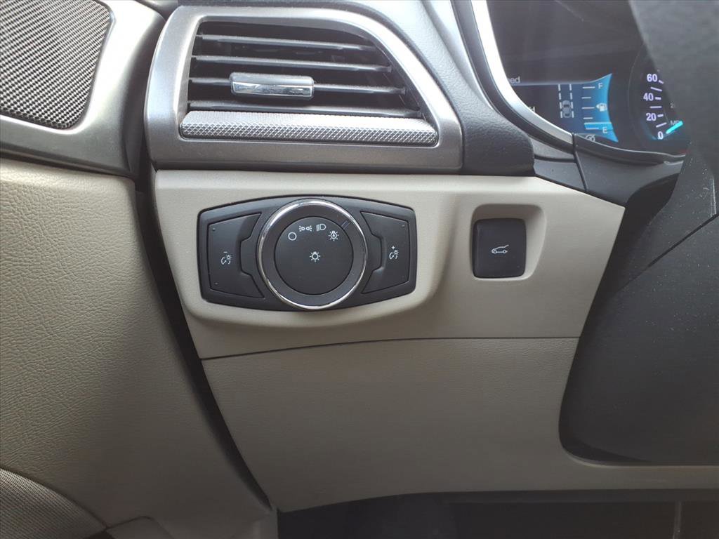 Certified 2019 Ford Fusion SE image 16