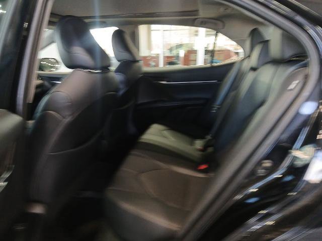 Used 2020 Toyota Camry XLE image 10