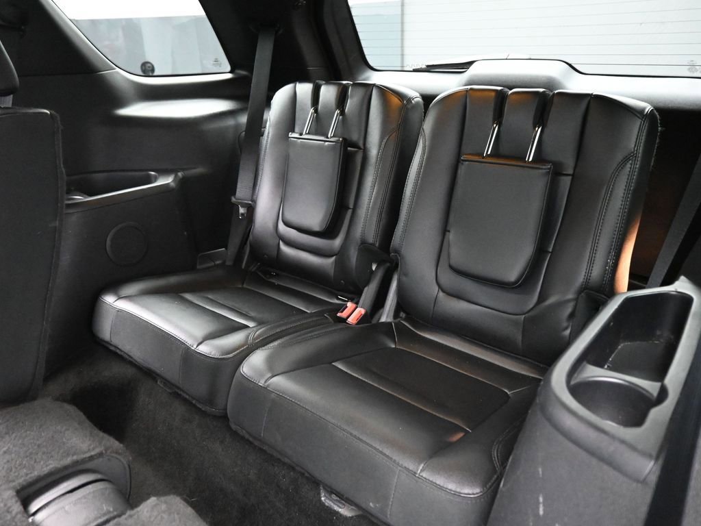 Certified 2017 Ford Explorer XLT w/ Equipment Group 202A image 20