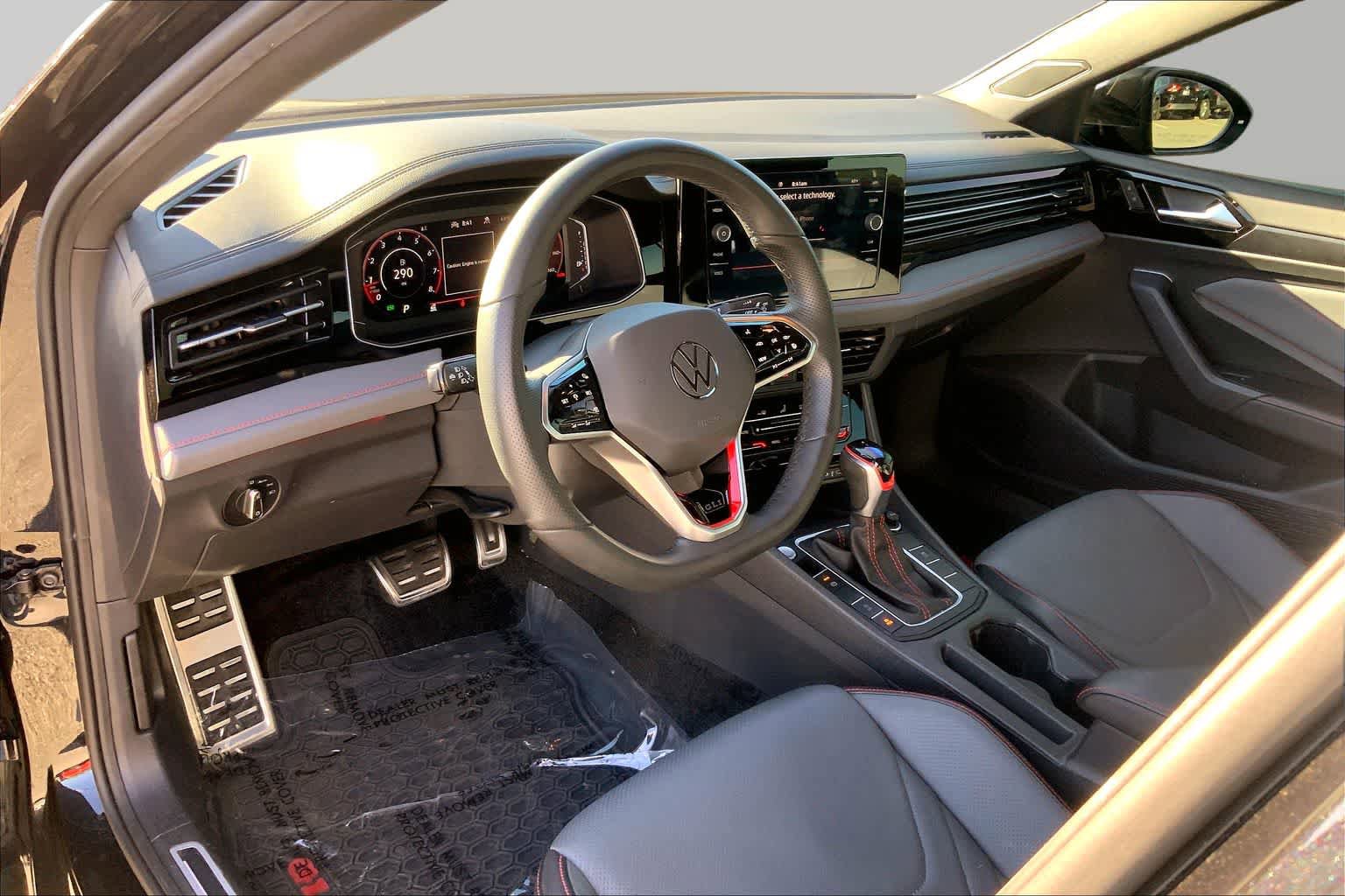Used 2025 Volkswagen Jetta GLI Autobahn FWD image 17