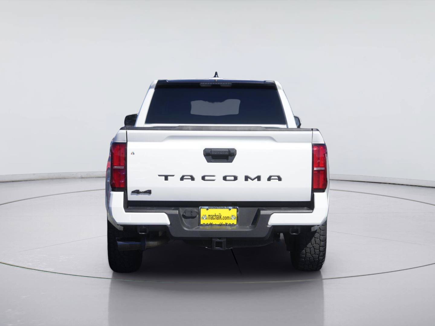 Used 2025 Toyota Tacoma SR5 AWD/4WD image 7
