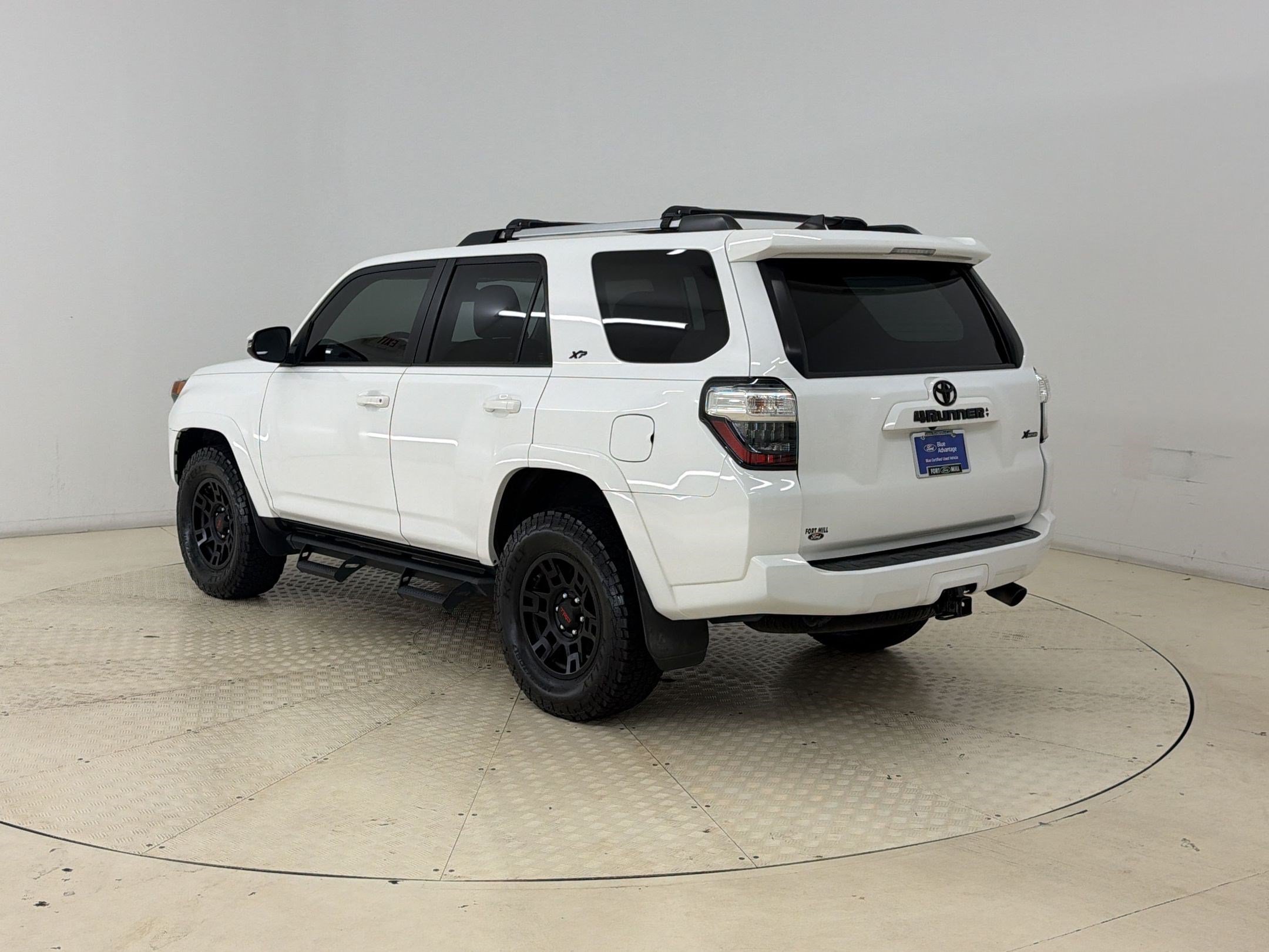 Used 2021 Toyota 4Runner SR5 Premium w/ Moonroof Package AWD/4WD image 3