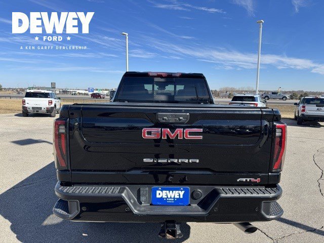 Used 2024 GMC Sierra 2500 AT4 w/ AT4 Premium Plus Package image 4
