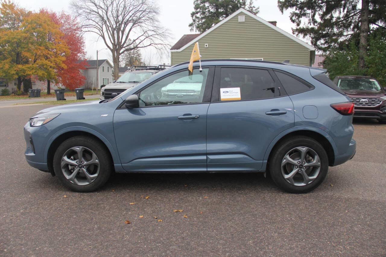 Certified 2024 Ford Escape ST-Line w/ Tech Pack #1 image 7