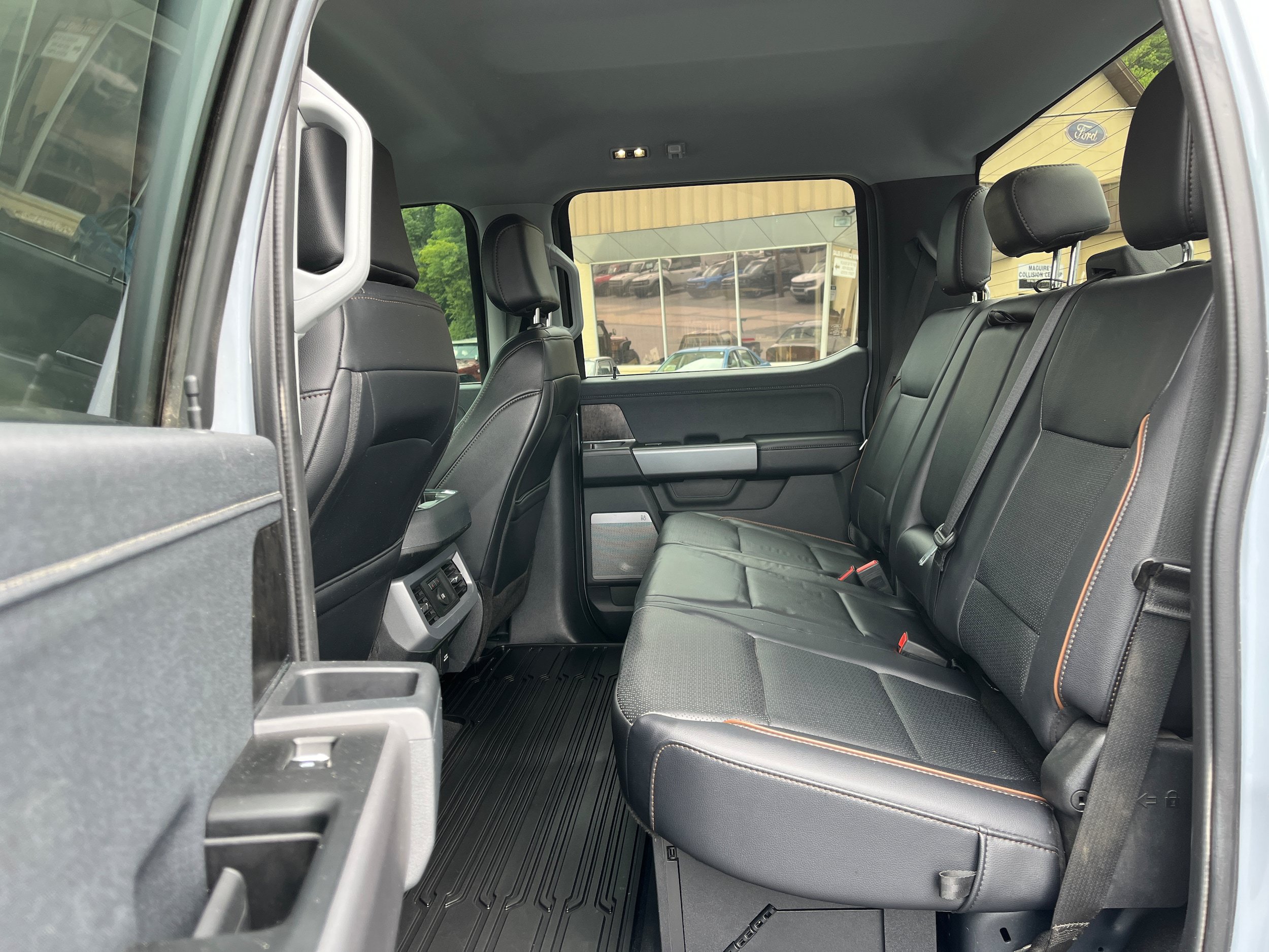 Certified 2025 Ford F250 Lariat w/ Chrome Package AWD/4WD image 24