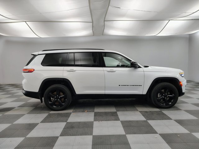 Used 2023 Jeep Grand Cherokee L Laredo AWD/4WD image 11