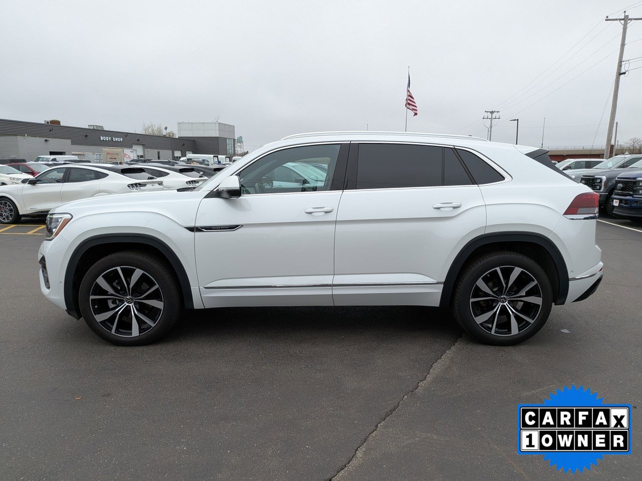 Used 2025 Volkswagen Atlas Cross Sport SEL Premium R-Line AWD/4WD image 7
