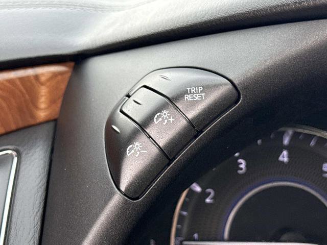 Used 2019 INFINITI QX80 Luxe image 36