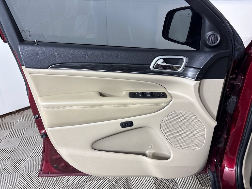 Used 2021 Jeep Grand Cherokee Limited AWD/4WD image 16