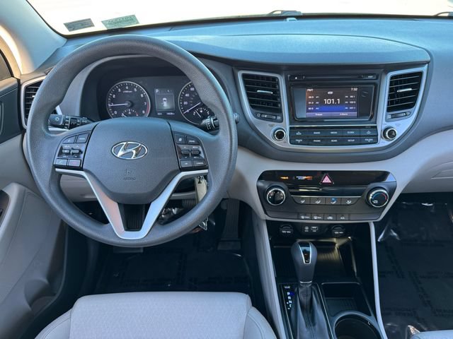 Used 2017 Hyundai Tucson SE w/ SE Popular Package 02 AWD/4WD image 4