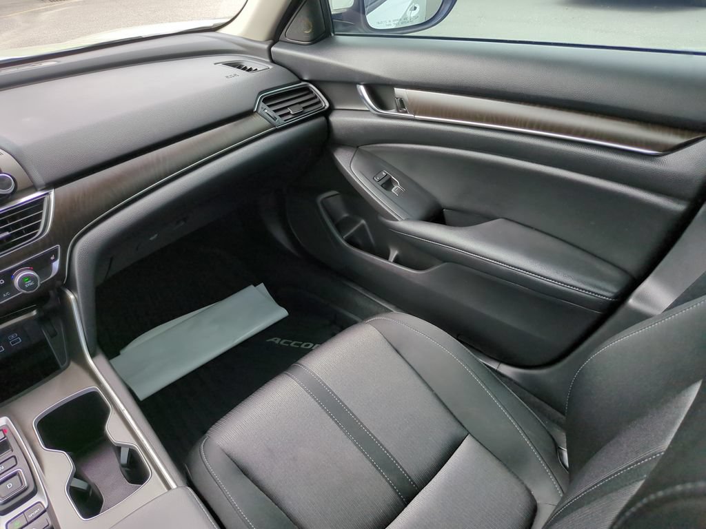Used 2021 Honda Accord EX image 18
