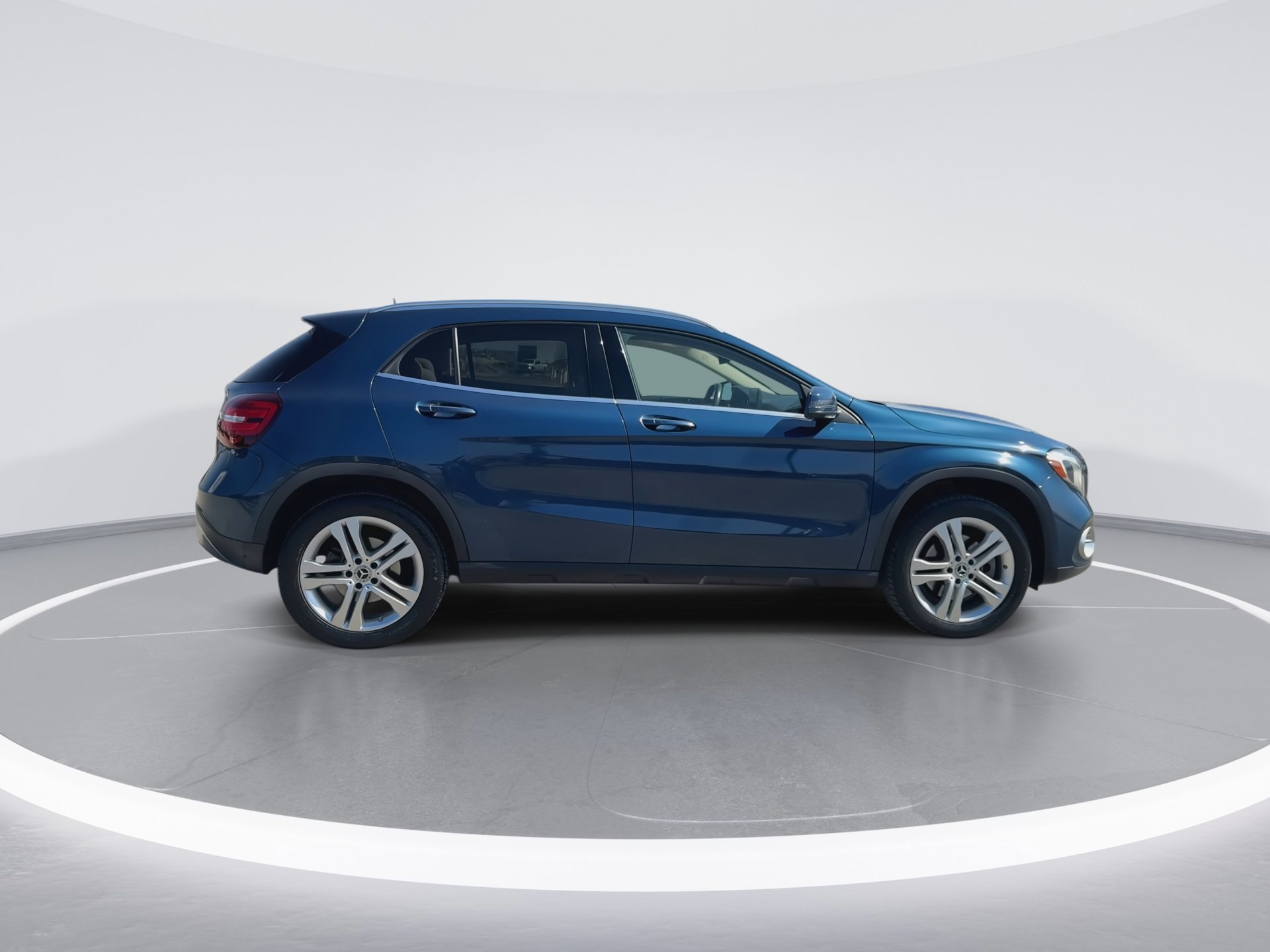 Used 2020 Mercedes-Benz GLA 250 4MATIC image 3