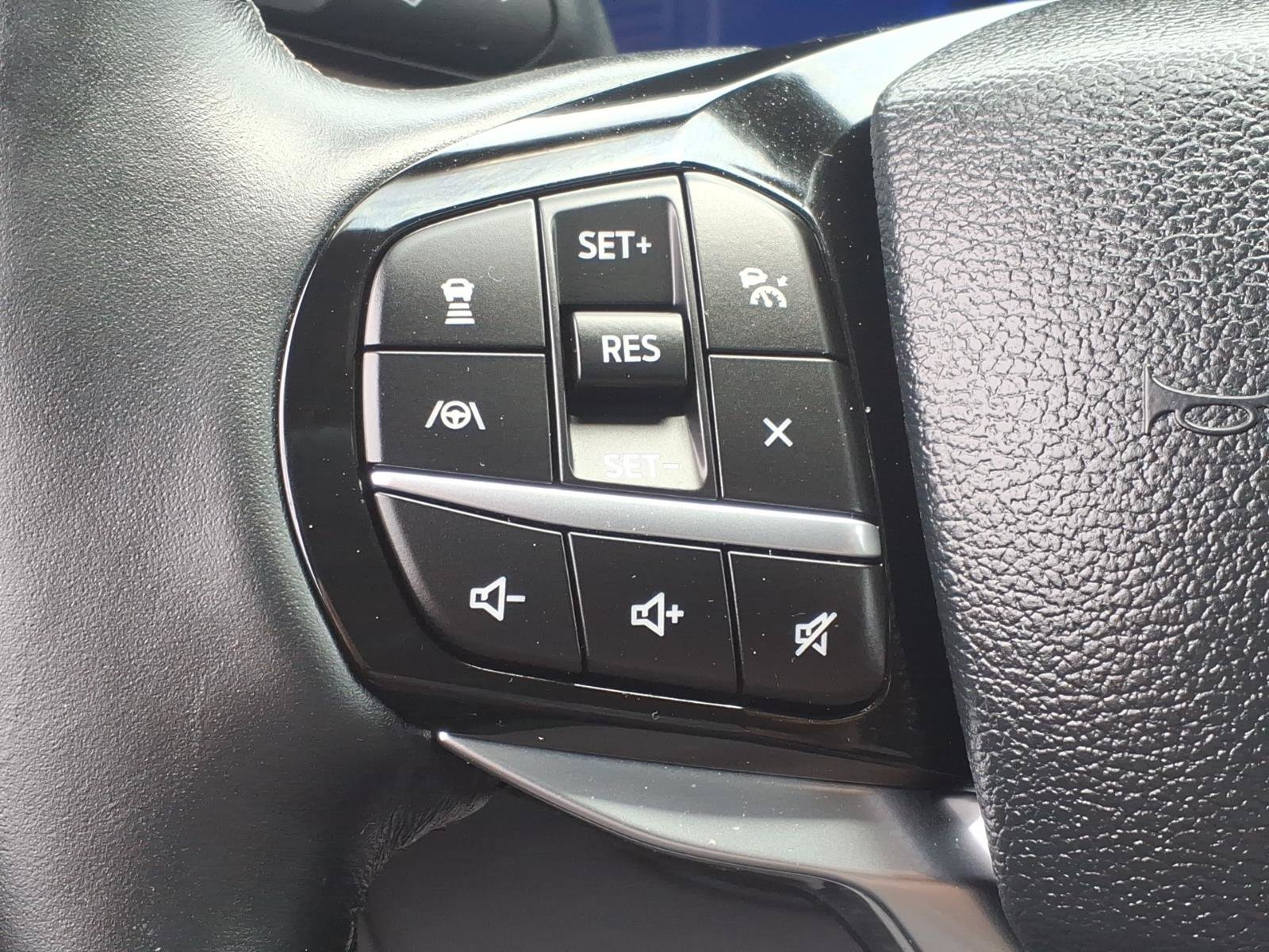 Certified 2023 Ford Explorer Platinum w/ Technology Package AWD/4WD image 13