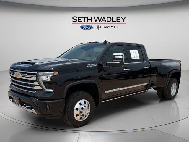 Used 2024 Chevrolet Silverado 3500 High Country w/ High Country Premium Package AWD/4WD image 3