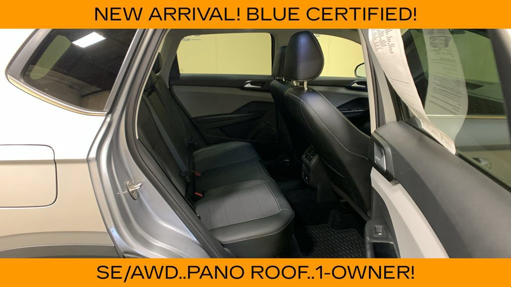 Used 2022 Volkswagen Taos SE w/ Panoramic Sunroof Package FWD image 14