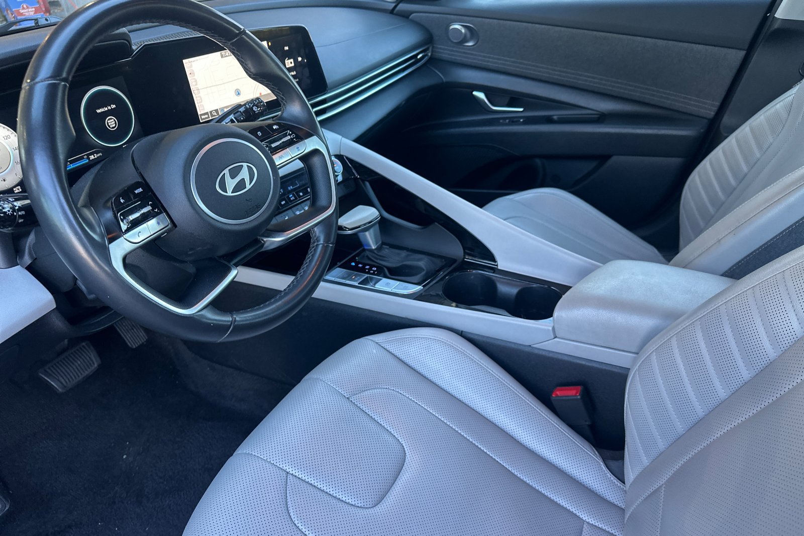 Used 2024 Hyundai Elantra Limited FWD image 9