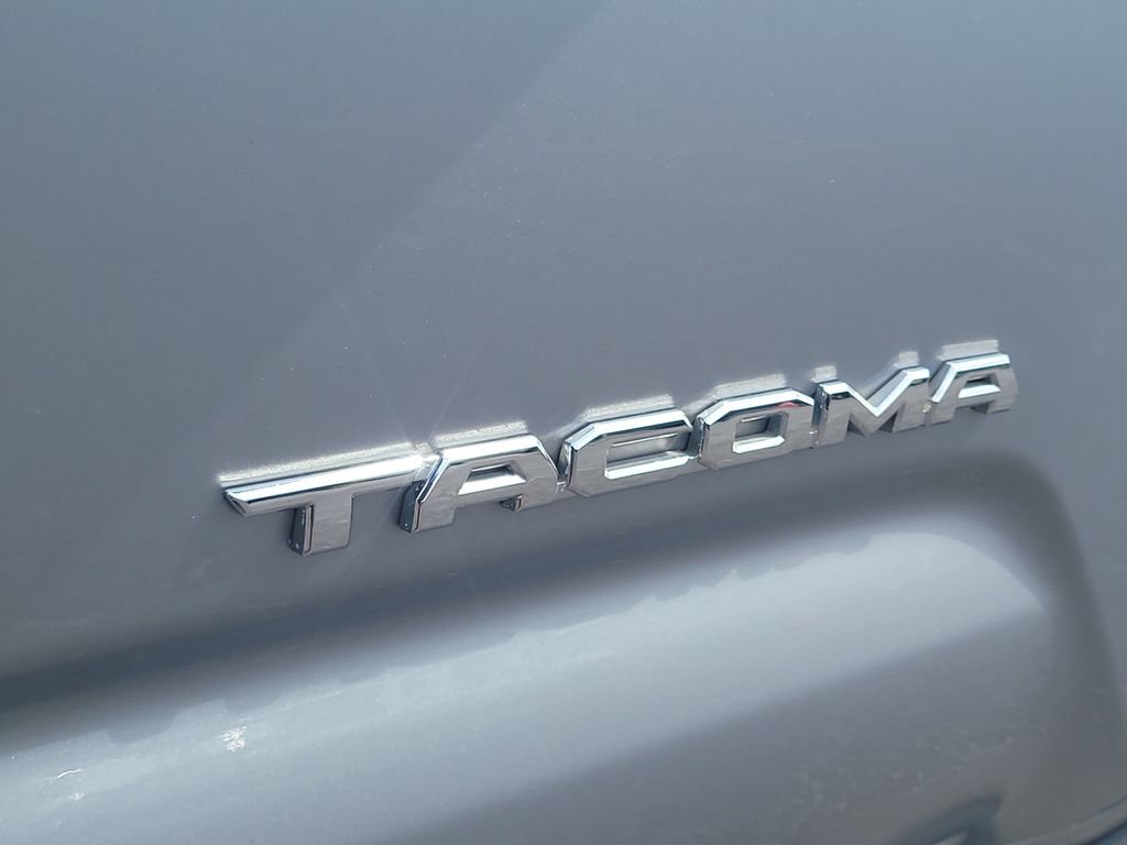 Used 2021 Toyota Tacoma SR5 RWD image 6