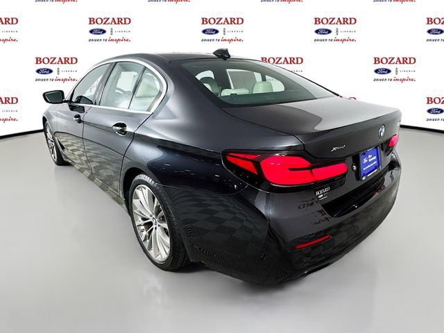 Used 2021 BMW 530i xDrive w/ Premium Package image 3