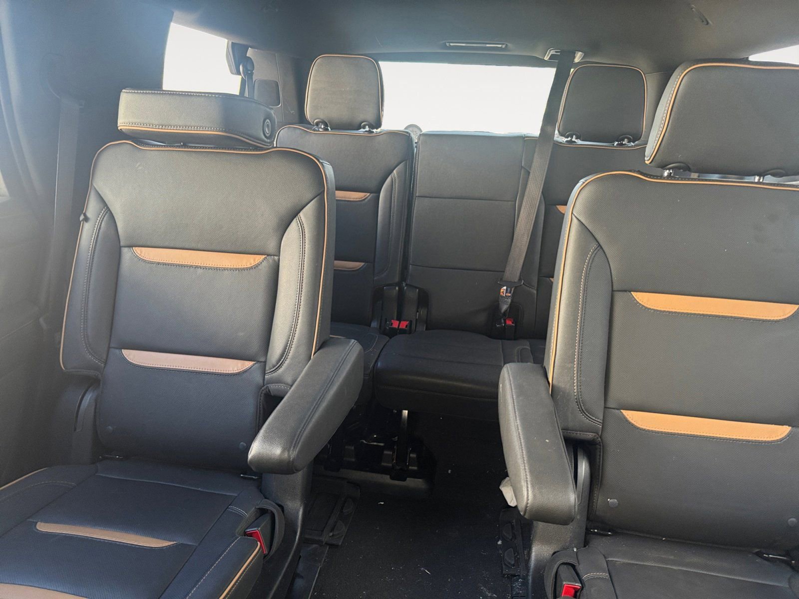 Used 2024 GMC Yukon AT4 w/ Technology Package image 13