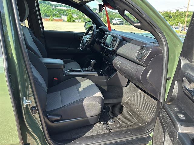 Used 2022 Toyota Tacoma TRD Sport w/ Technology Package AWD/4WD image 20