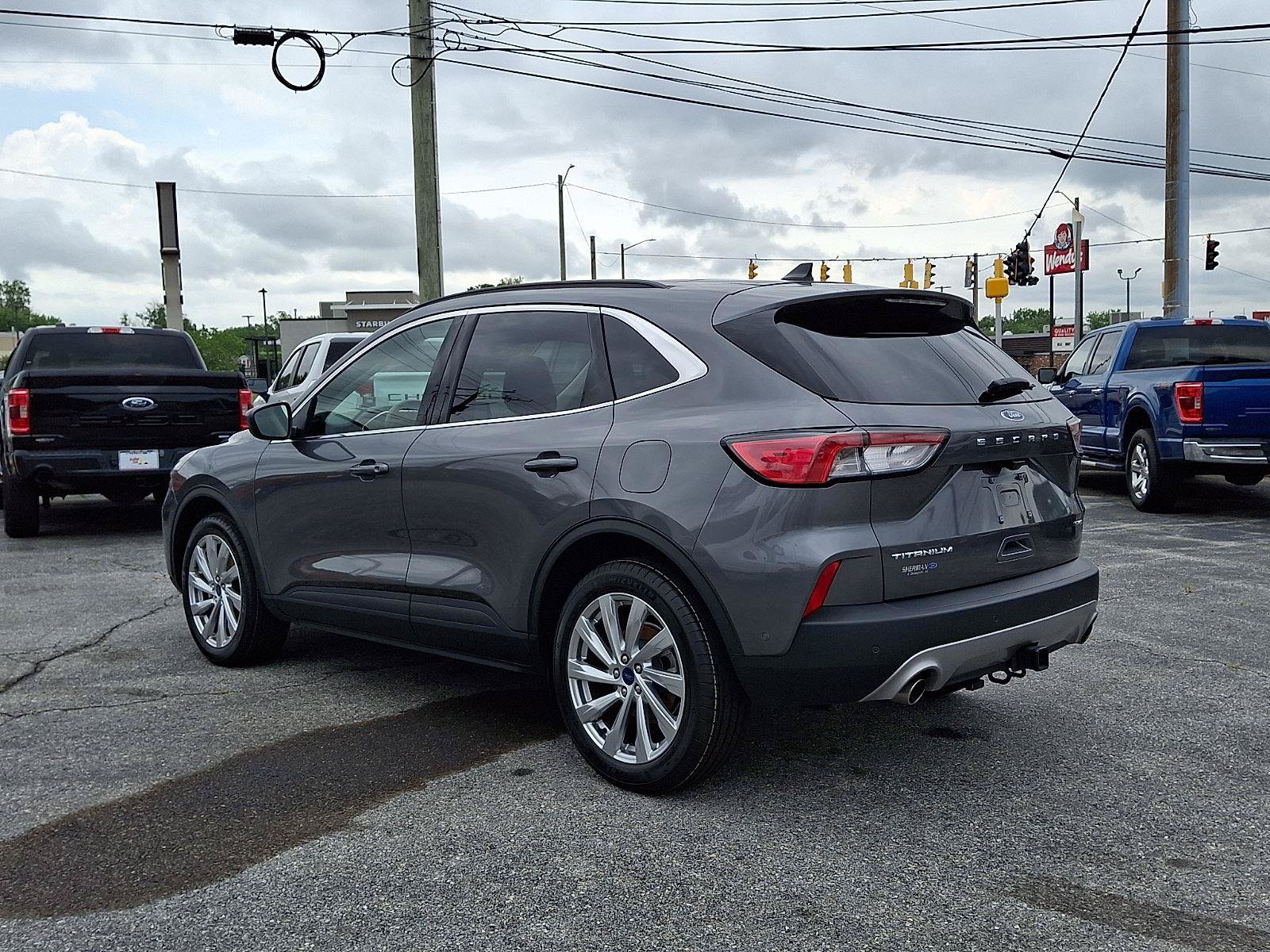 Certified 2022 Ford Escape Titanium w/ Titanium Elite Package AWD/4WD image 4
