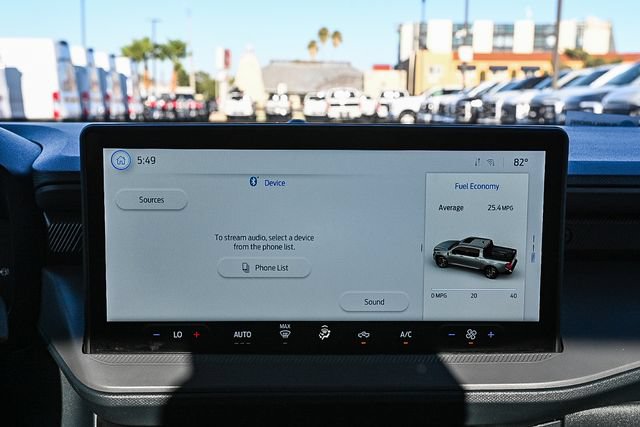 Certified 2025 Ford Maverick Lobo AWD/4WD image 16