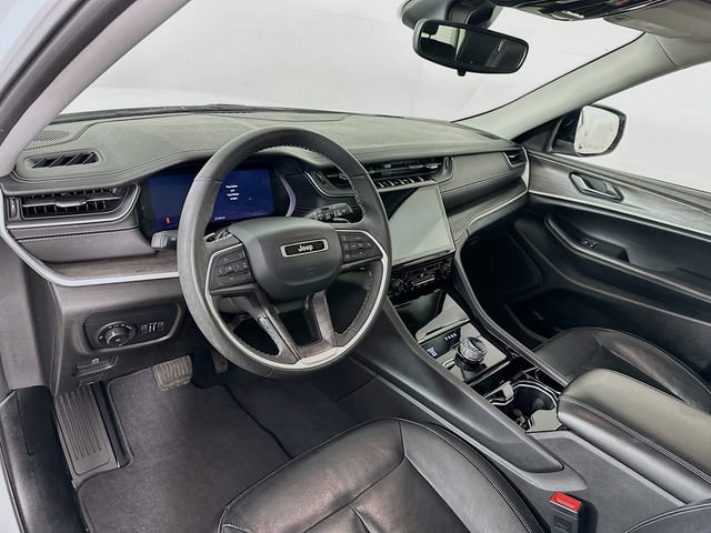 Used 2023 Jeep Grand Cherokee L Limited AWD/4WD image 14