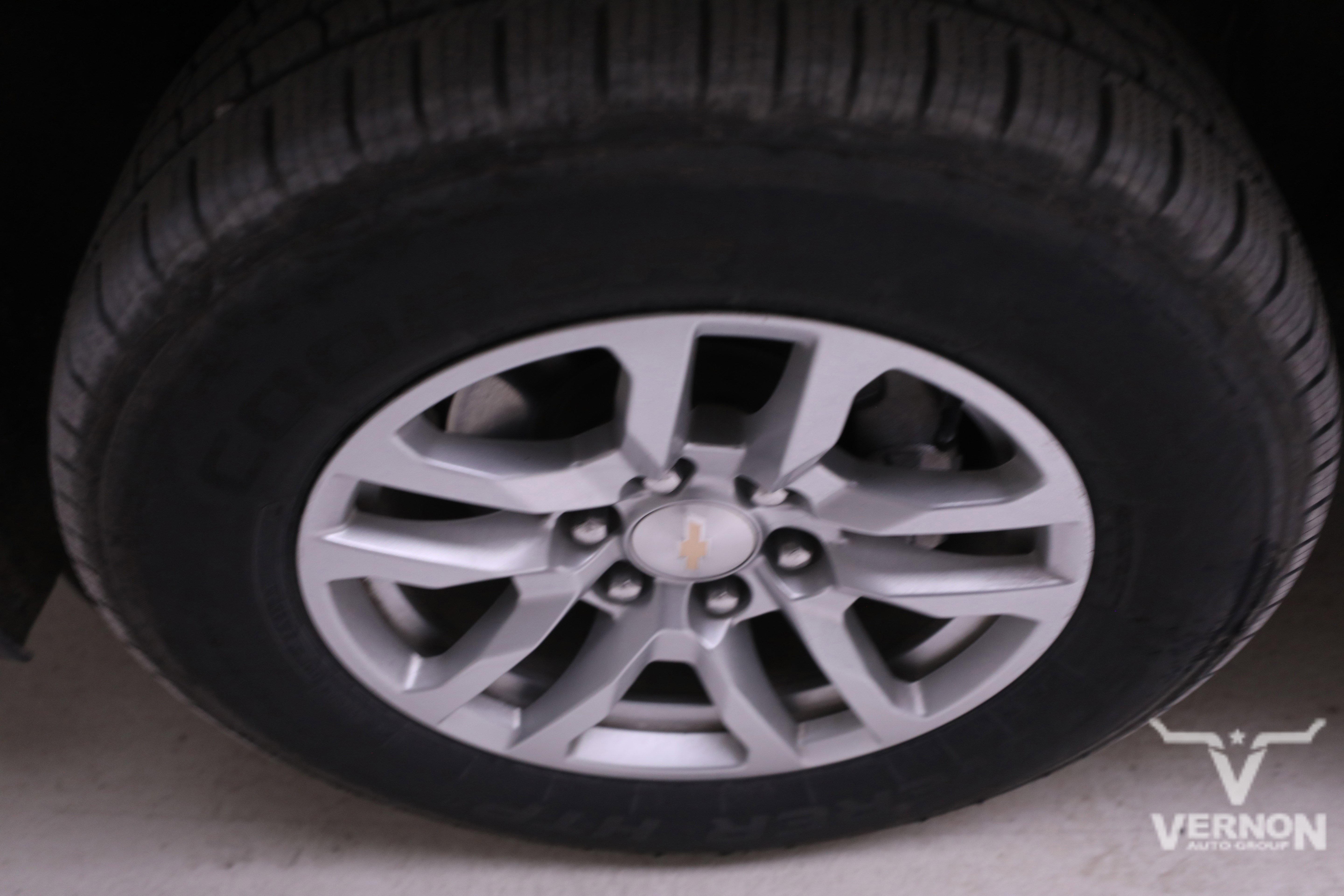 Used 2024 Chevrolet Suburban LT w/ Luxury Package image 10