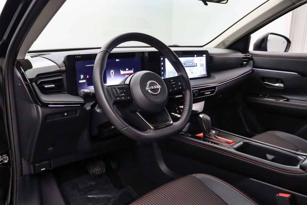 Used 2025 Nissan Kicks SR image 12