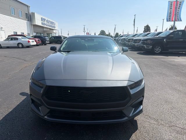 Certified 2024 Ford Mustang Coupe RWD image 3