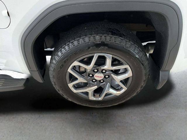 Used 2023 GMC Sierra 1500 SLT w/ SLT Premium Plus Package AWD/4WD image 32