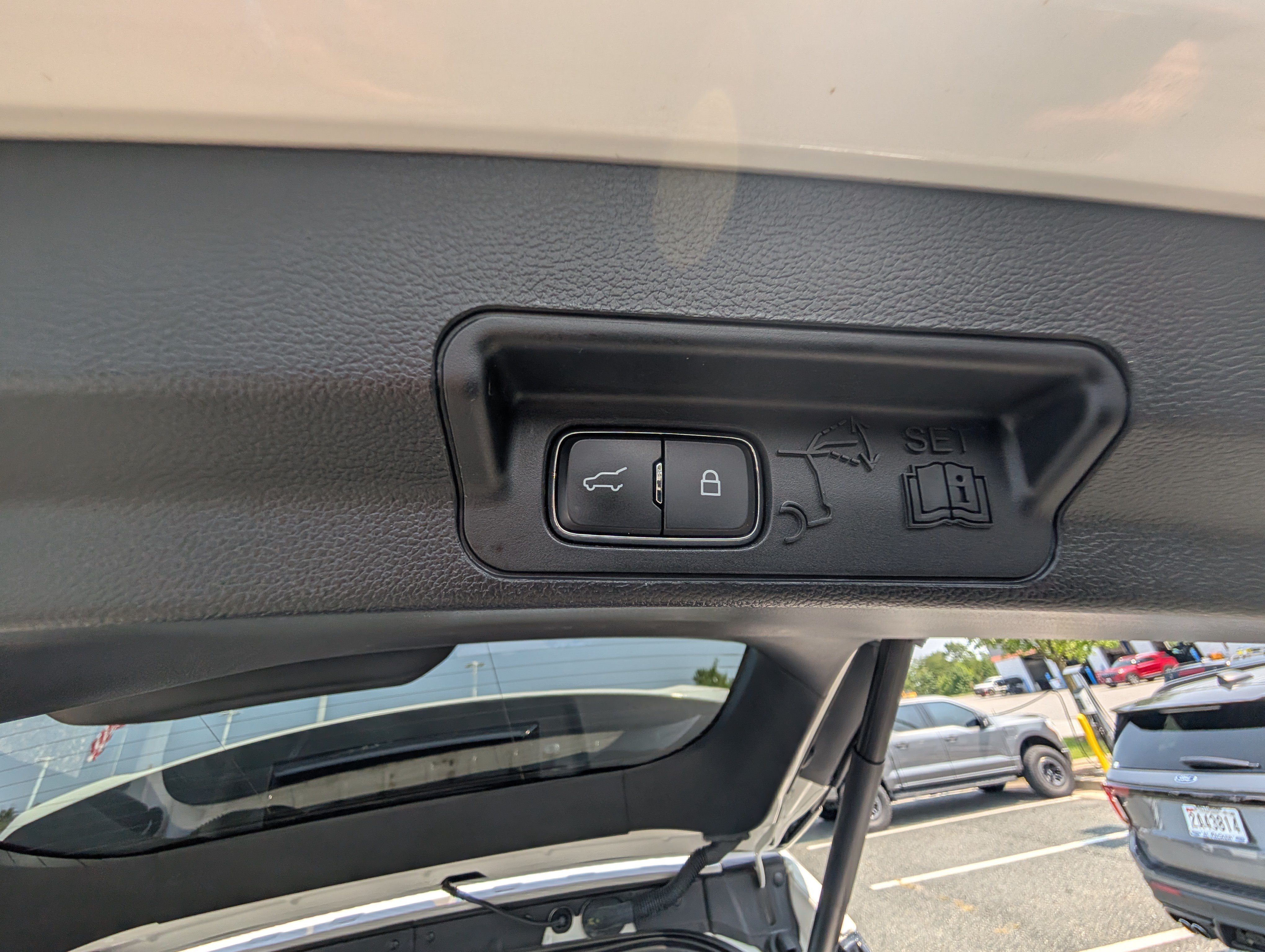 Certified 2020 Ford Explorer ST AWD/4WD image 17