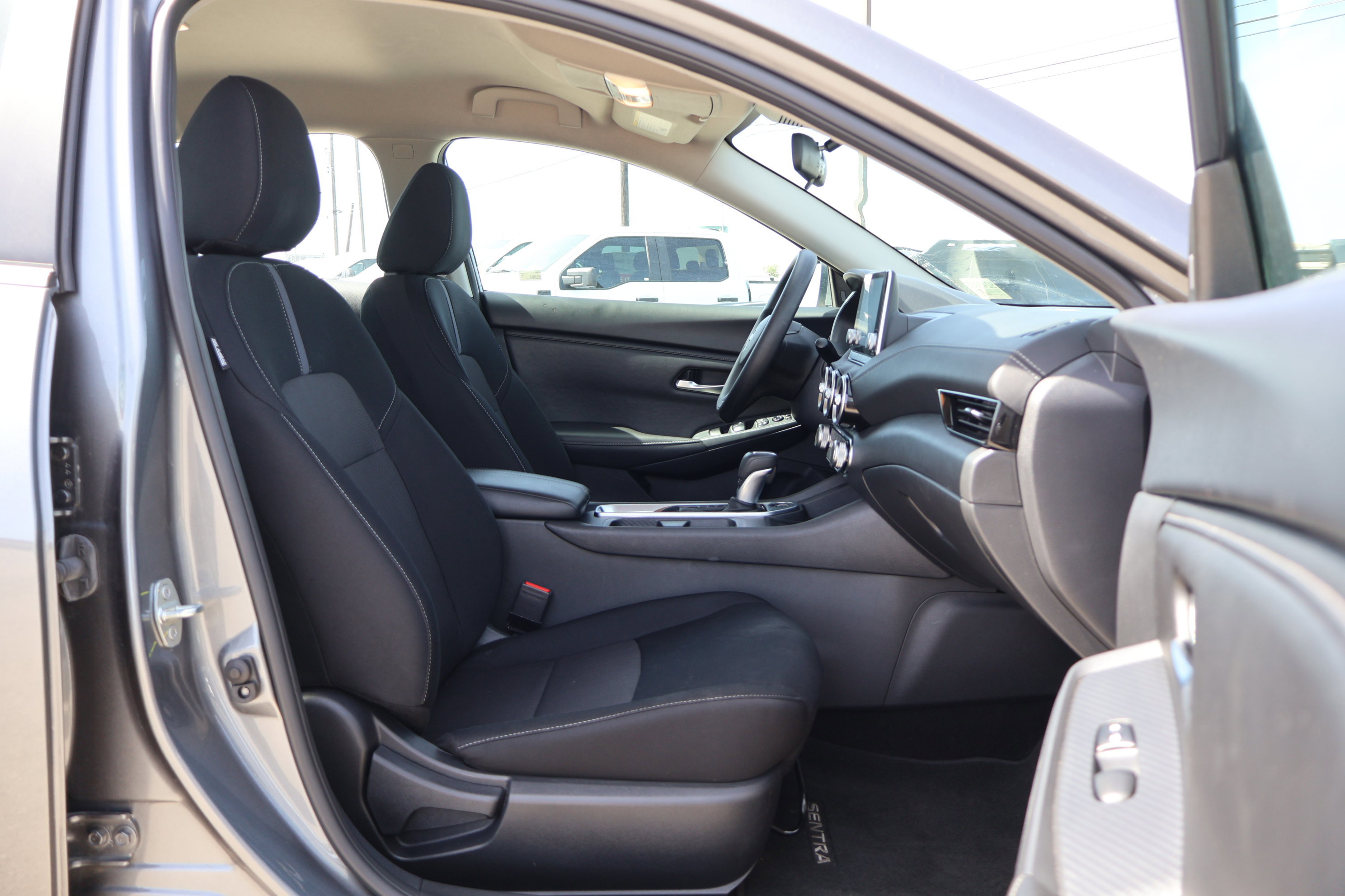 Used 2024 Nissan Sentra SV image 33