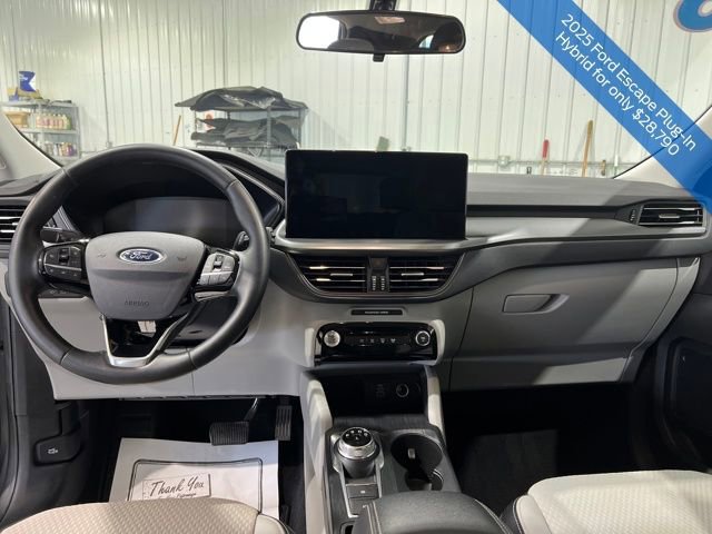 Certified 2025 Ford Escape SE w/ Class II Trailer Tow Package image 13