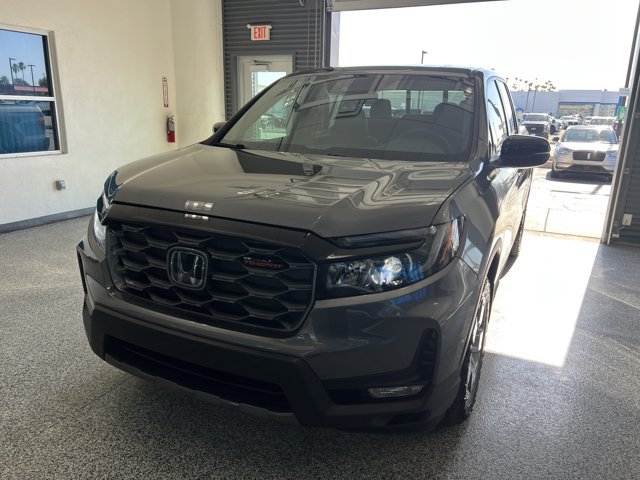 Used 2025 Honda Ridgeline TrailSport image 2