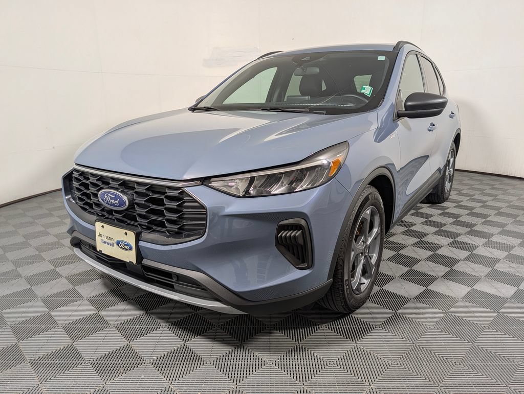 Certified 2025 Ford Escape ST-Line FWD image 4