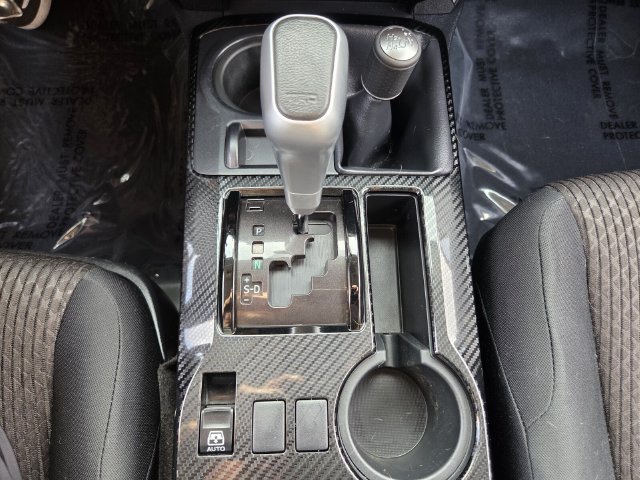 Used 2019 Toyota 4Runner TRD Off-Road AWD/4WD image 25