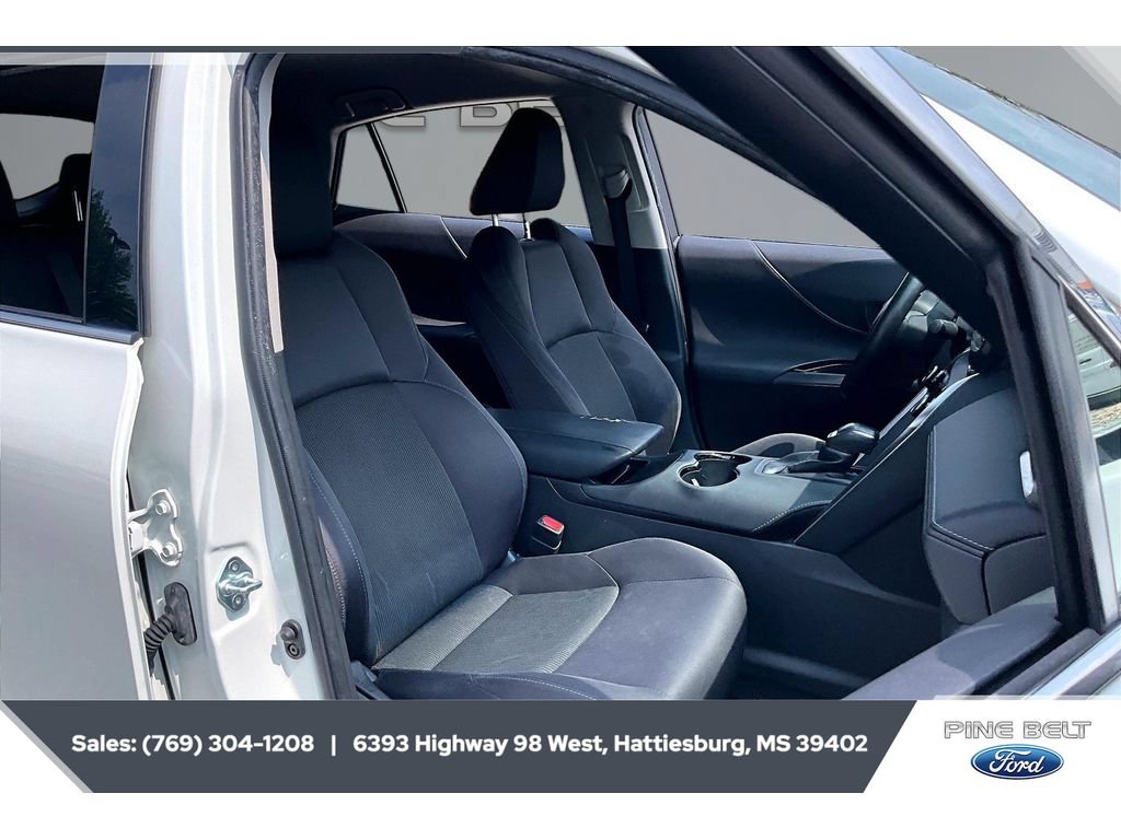 Used 2021 Toyota Venza LE AWD/4WD image 6