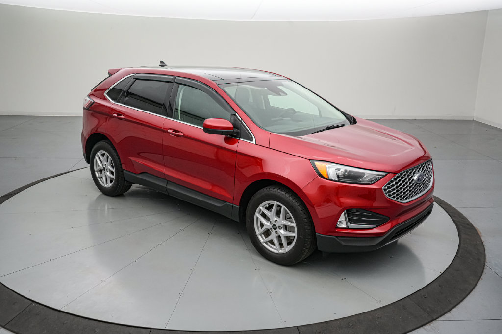 Certified 2024 Ford Edge SEL w/ Convenience Package AWD/4WD image 2
